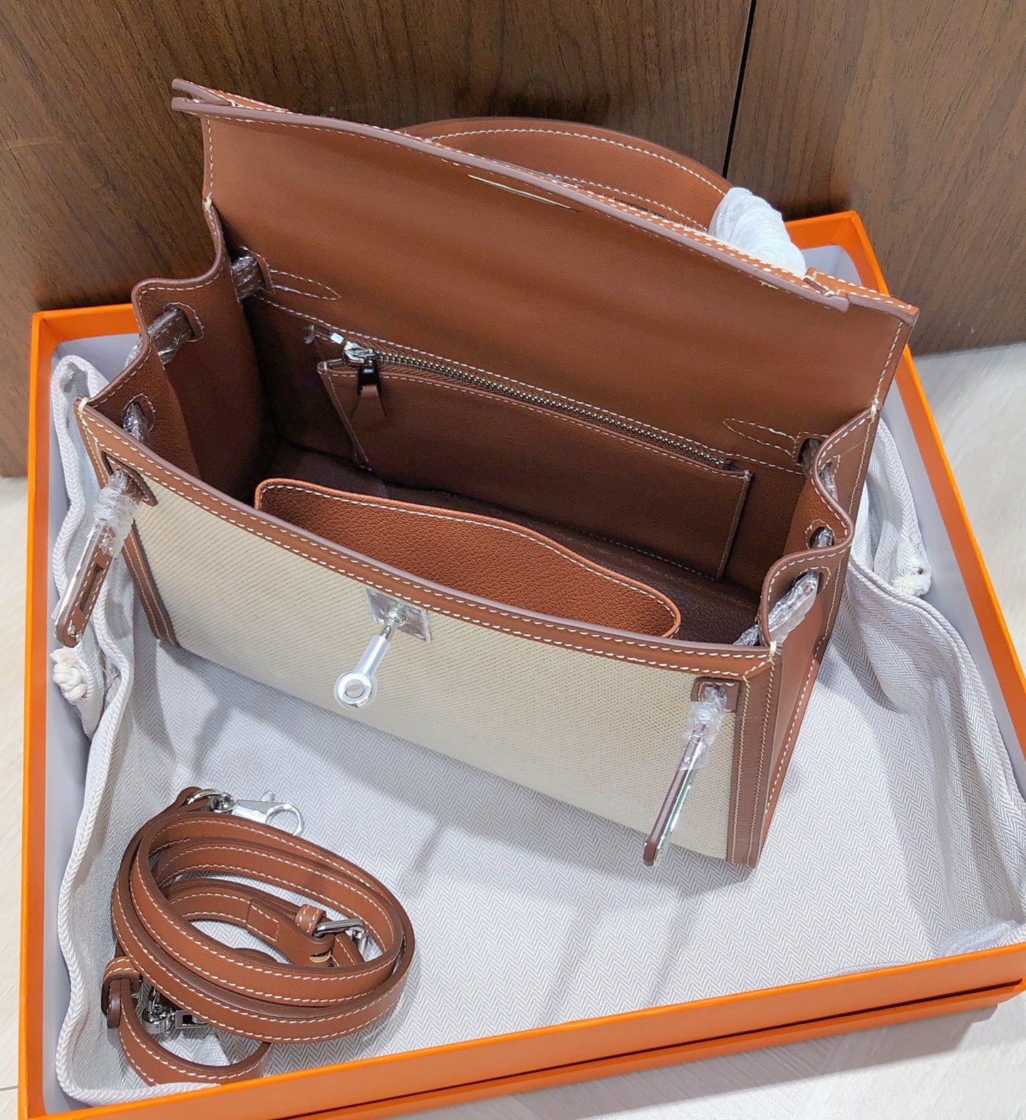 B1R15H119 Popular   leather bag