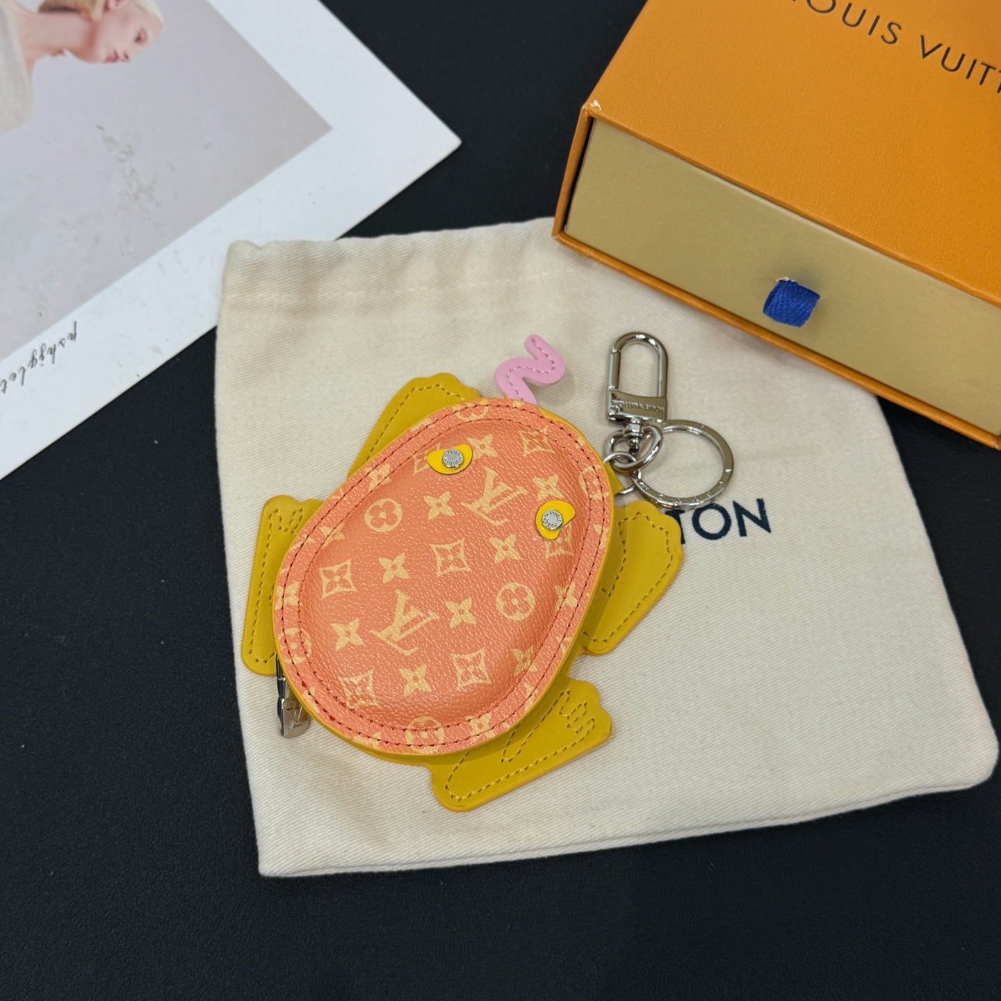 A1Z105E3 Popular bag 's charms accessories