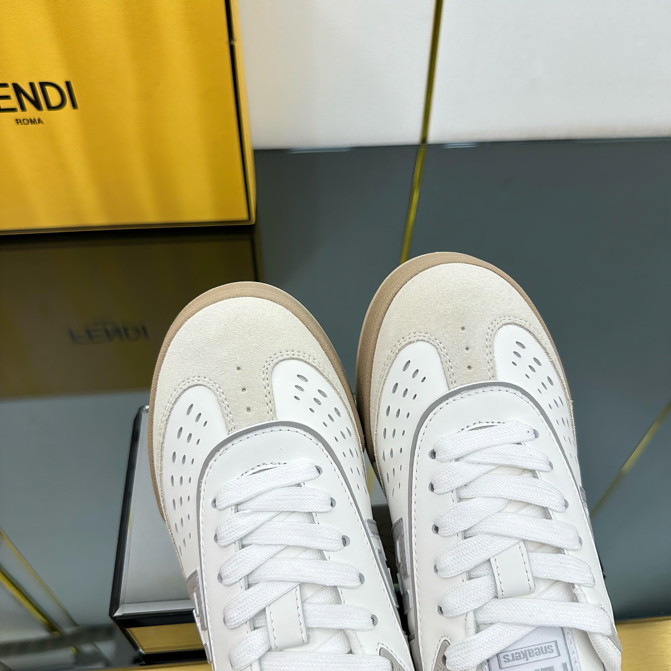 Z2Q105F421 Popular high-quality Shoes