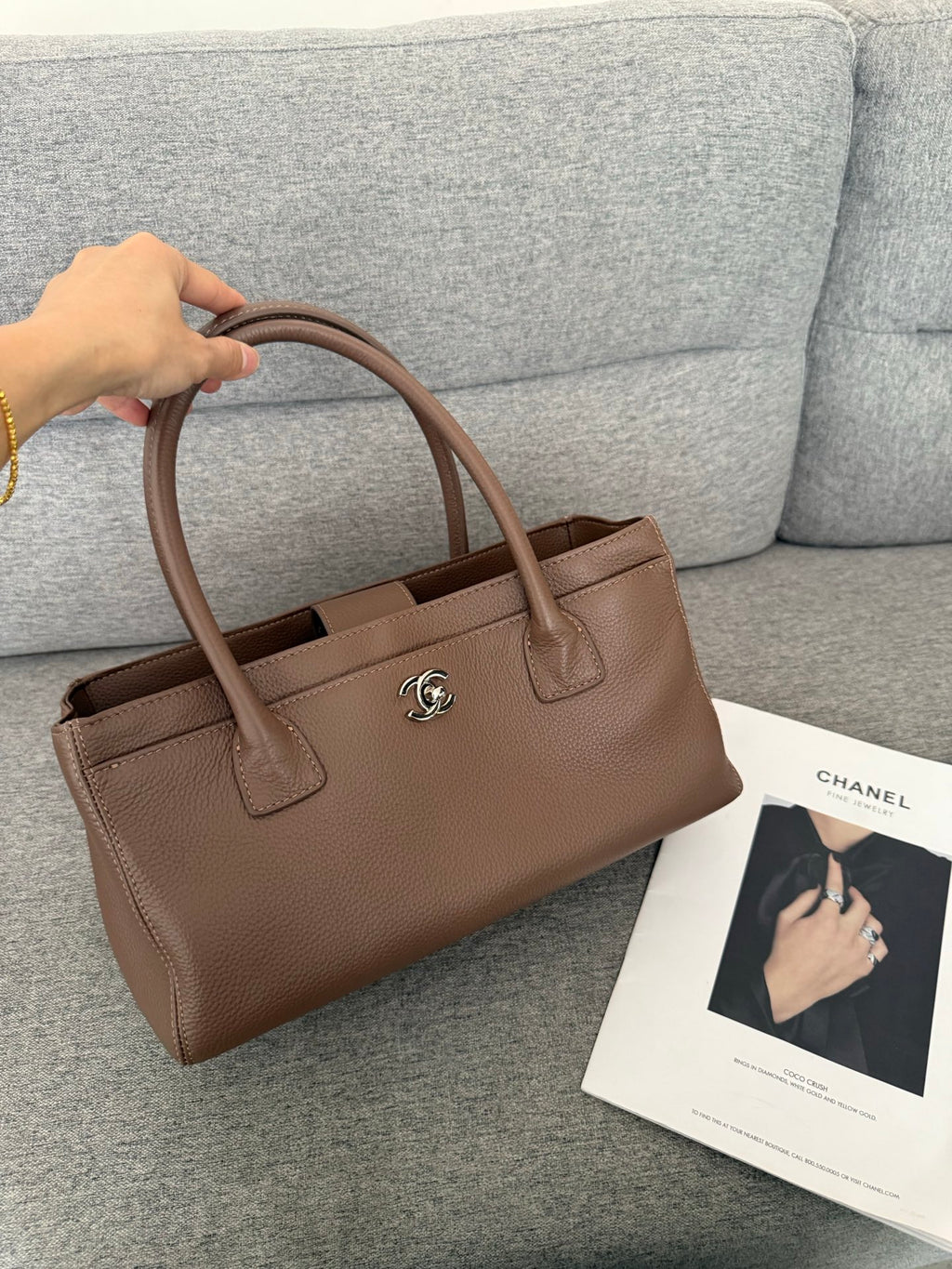 B1R76C37 Popular leather bag