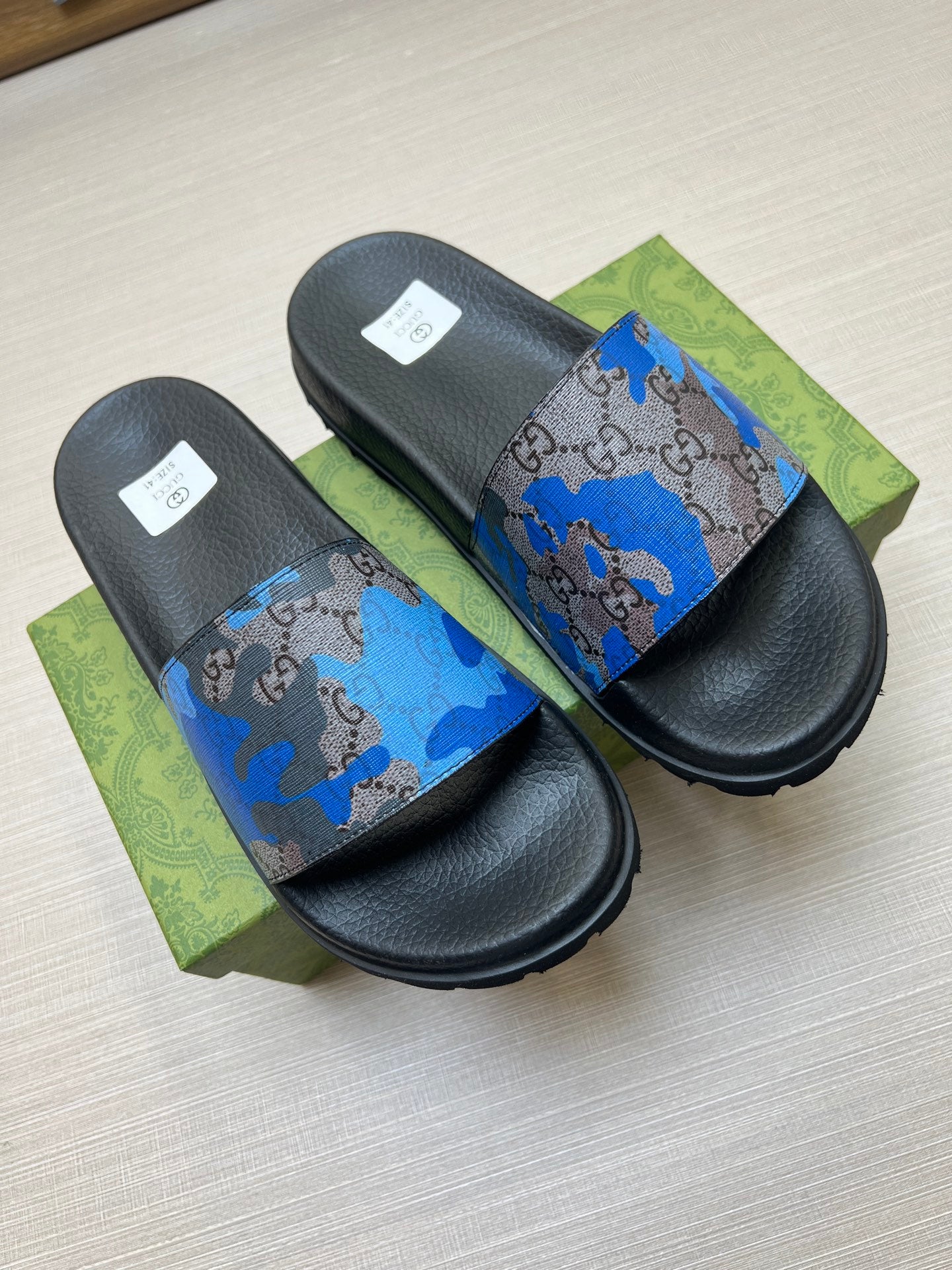 Z5X76B4 Popular slippers