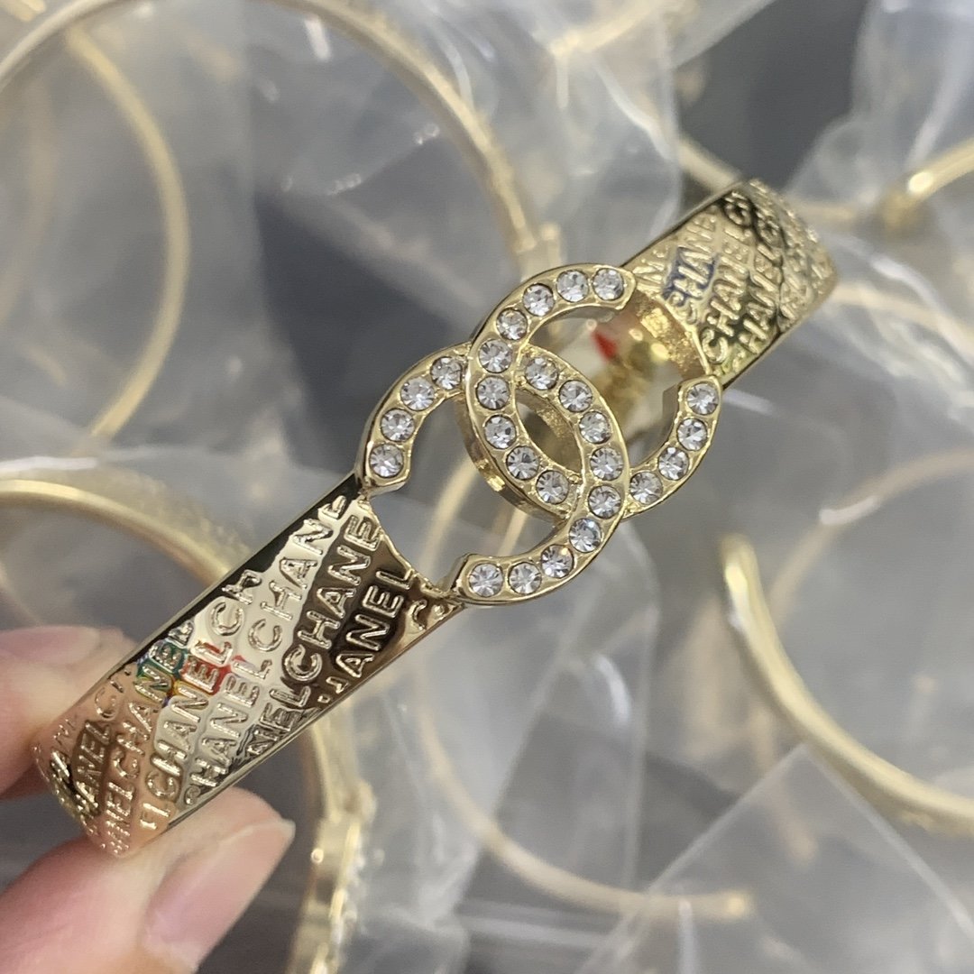 X1X54C61K  Popular Bracelets