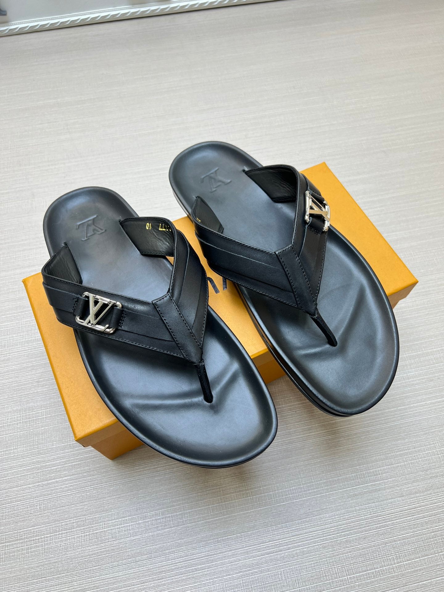 Z5ZE86 Popular slippers
