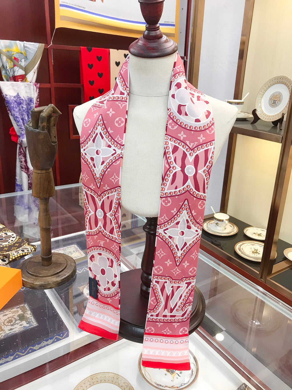 W1Z25E178 Popular Silk Scarve