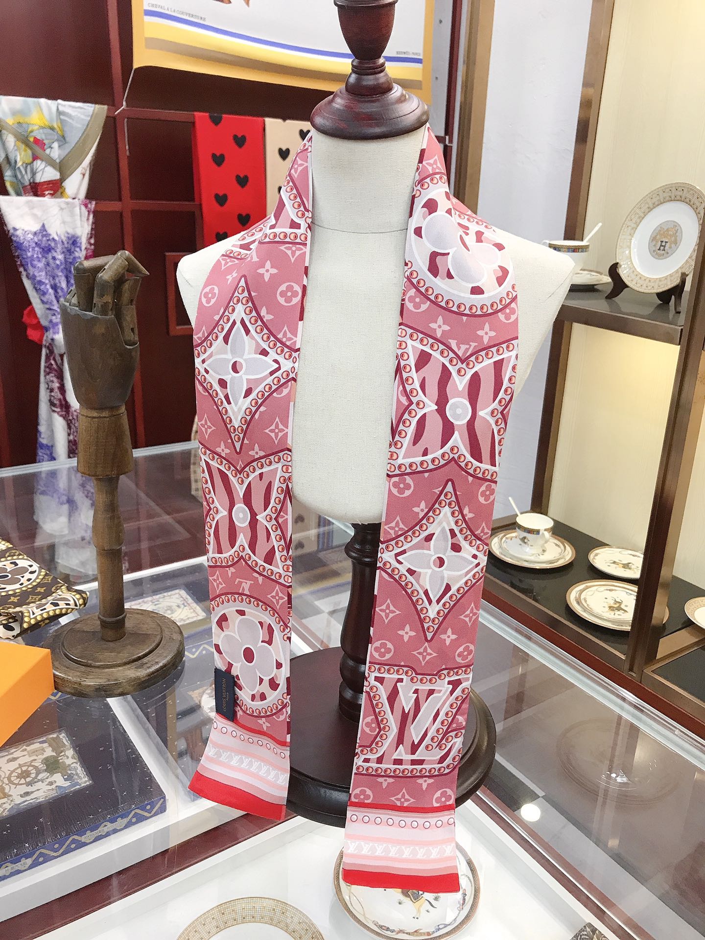 W1Z25E178 Popular Silk Scarve