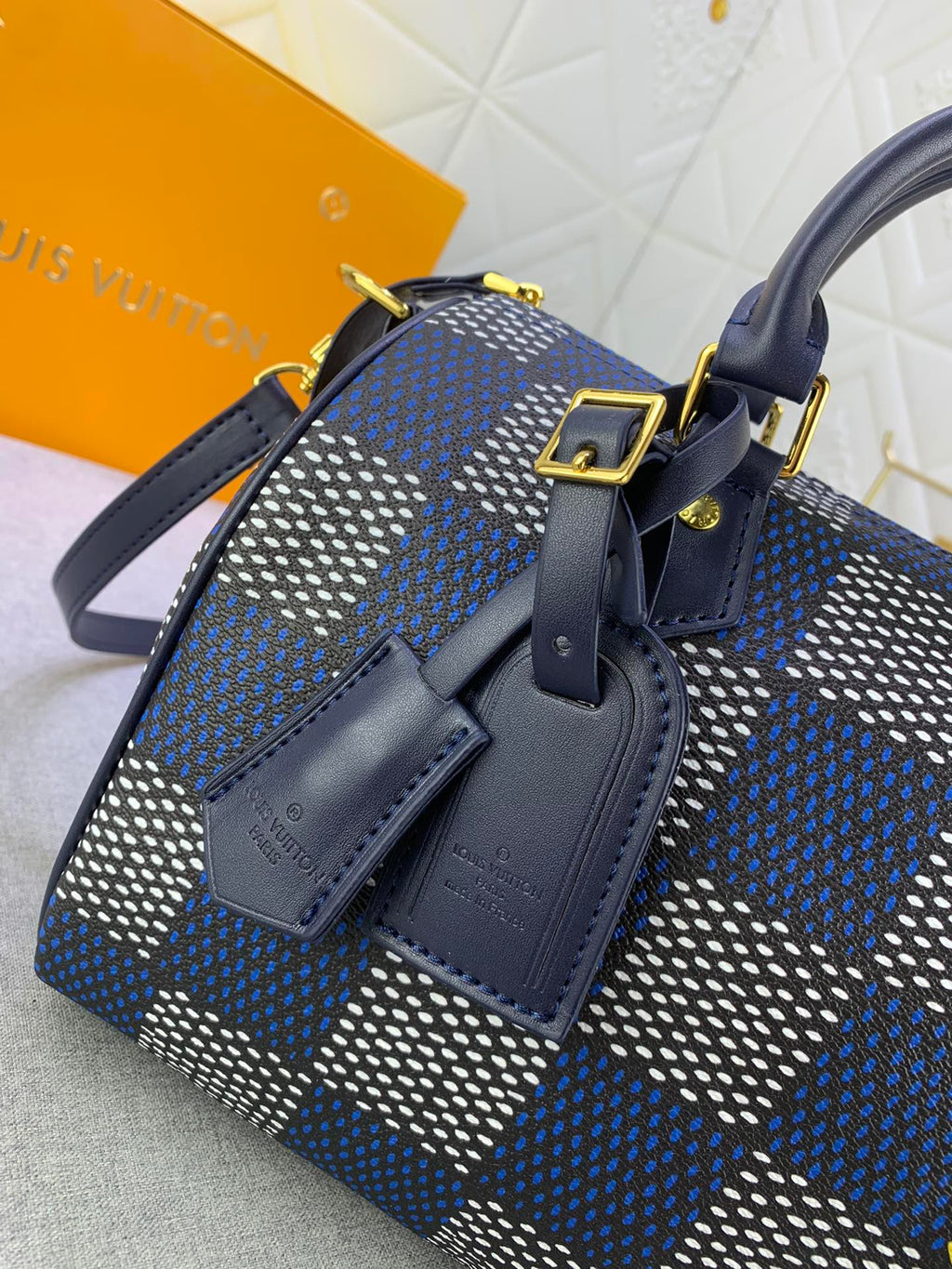 B12X44E269 Popular  leather bag 
