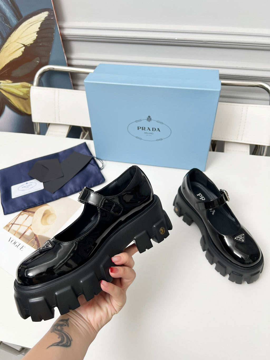 Z2Q95P143  Popular high-quality leather Shoes