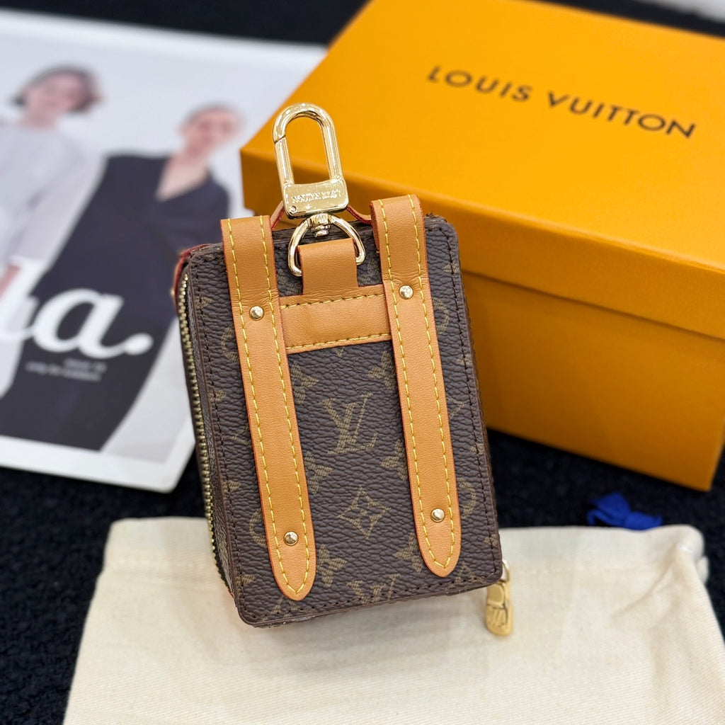 A1Z105E10 Popular bag 's charms accessories