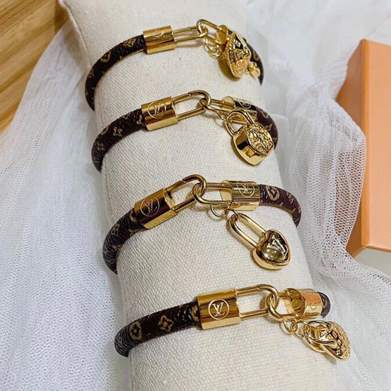 X1B22E724K  Popular Bracelets