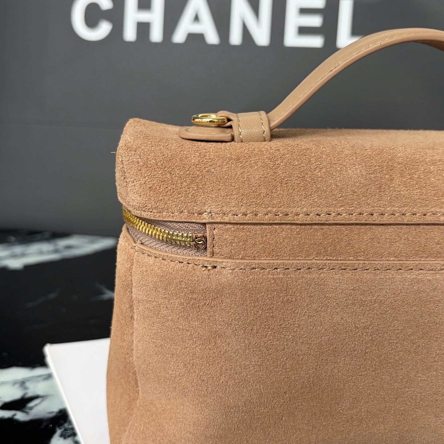 B1R76C31 Popular leather bag