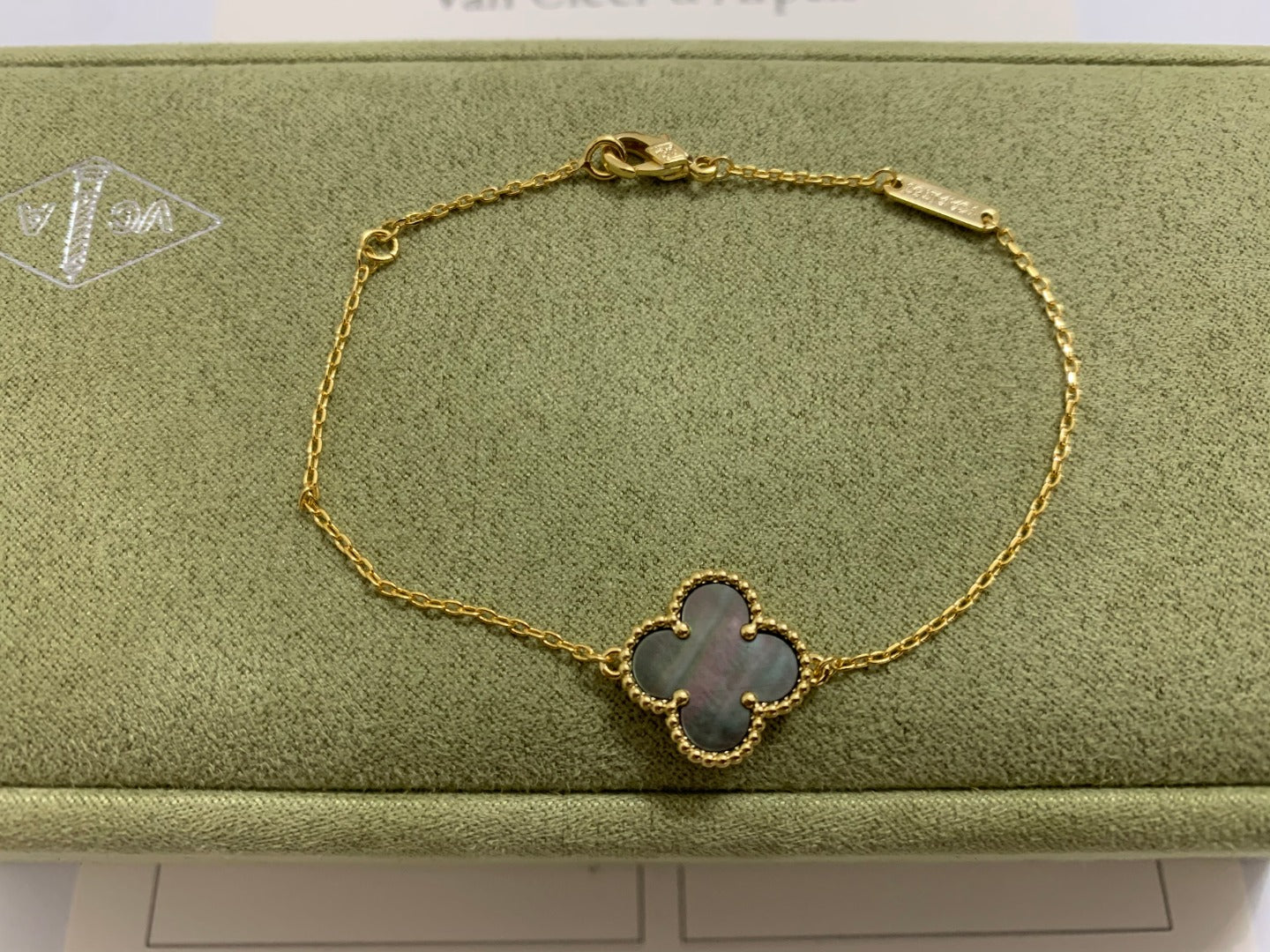X5X63VA187K  Popular  1 flower bracelet