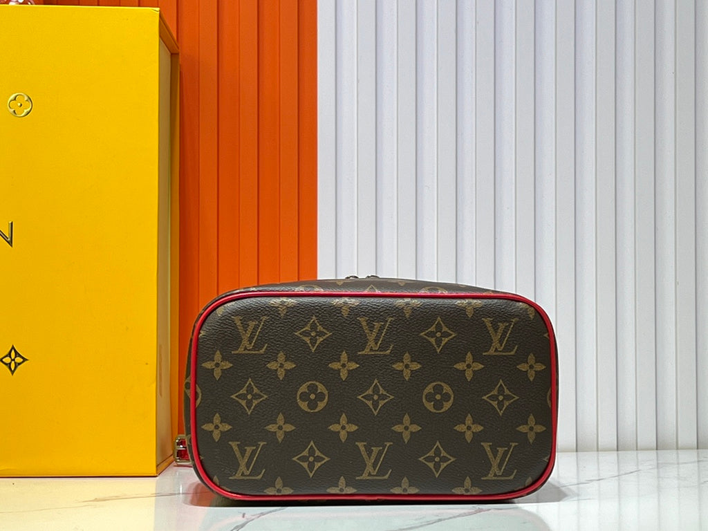 B1X45E10 Popular  leather bag