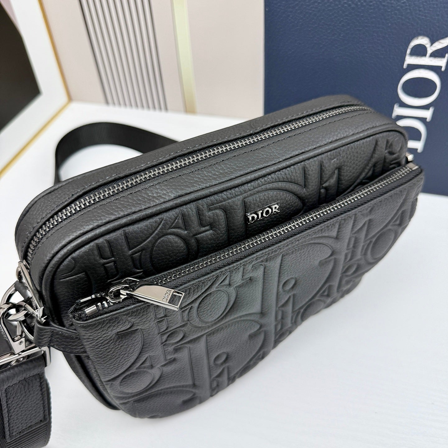 B1R15D66  Popular  bag