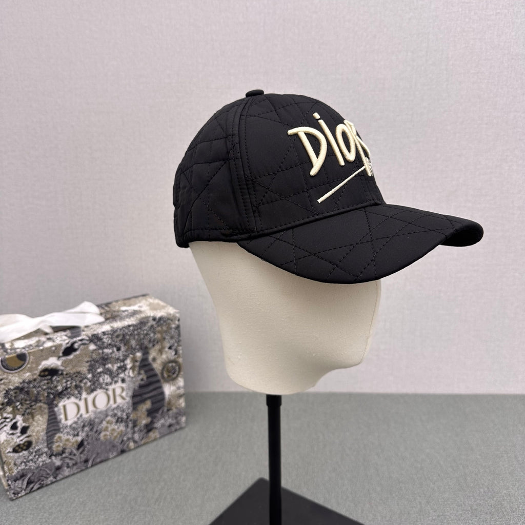M1Q105D109 Popular hats