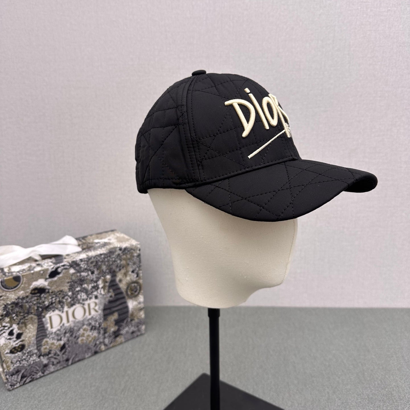 M1Q105D109 Popular hats