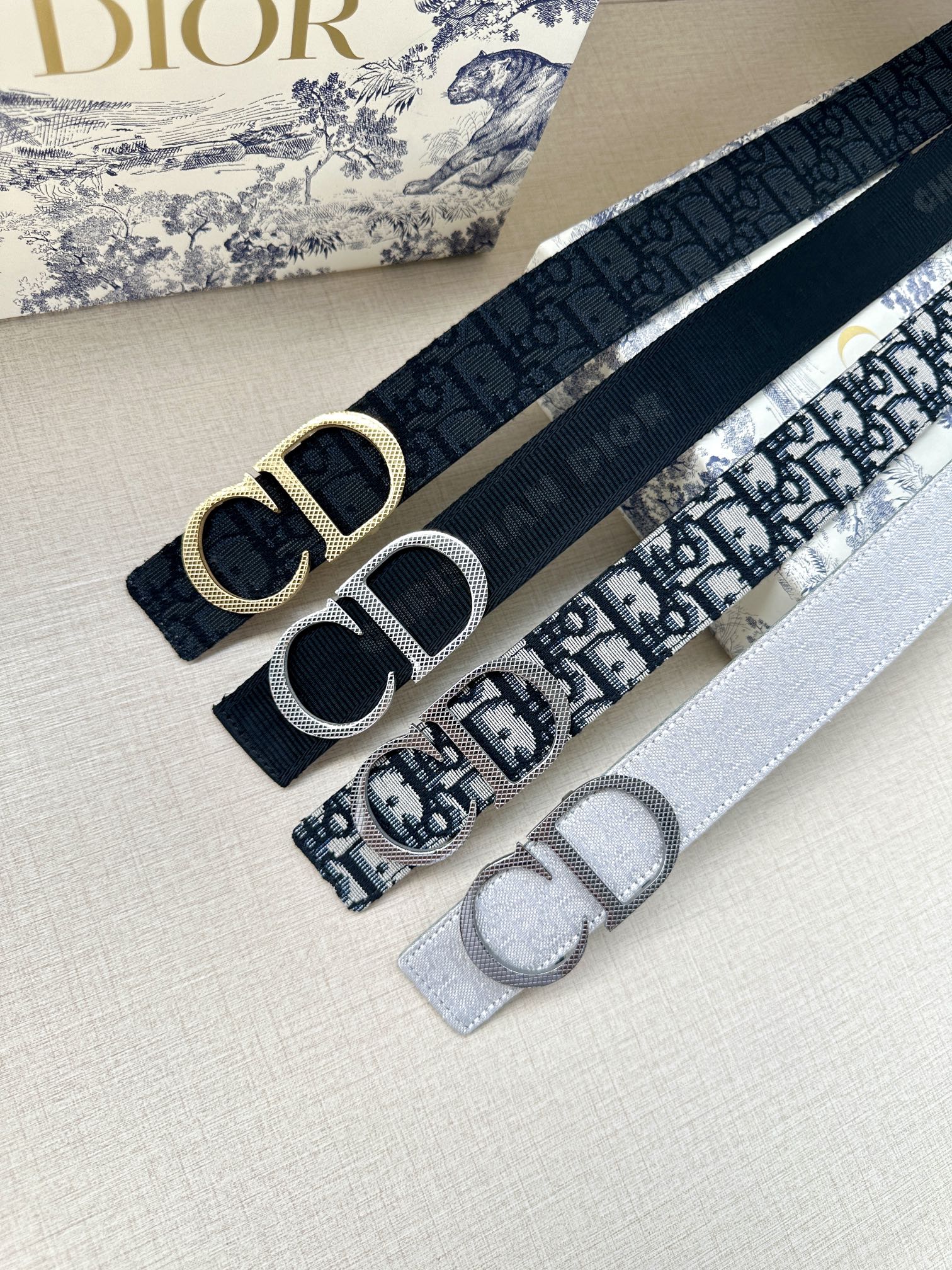 P1R55D197 Popular   High quality belt With full package