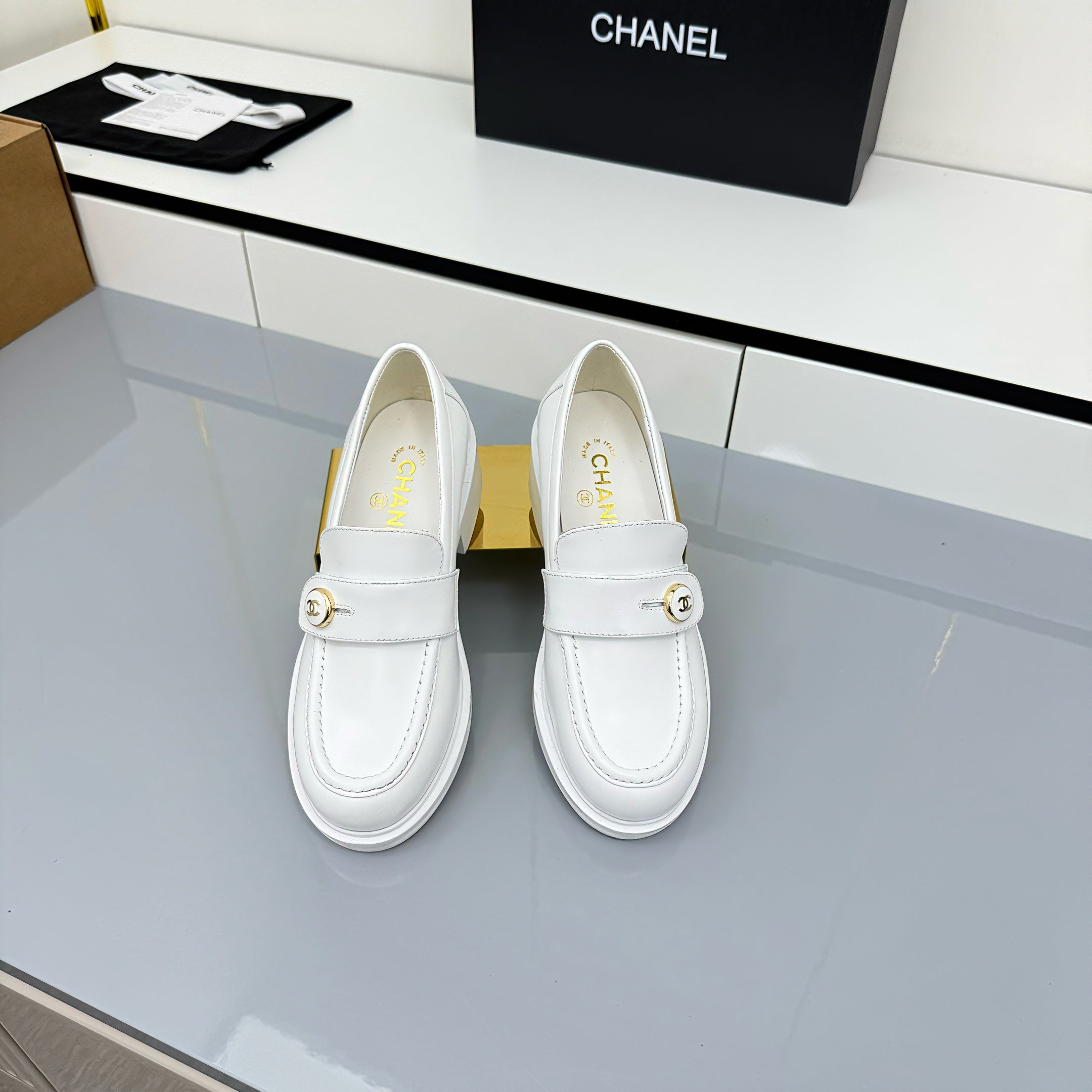 Z2Q105C389 Popular high-quality leather Shoes