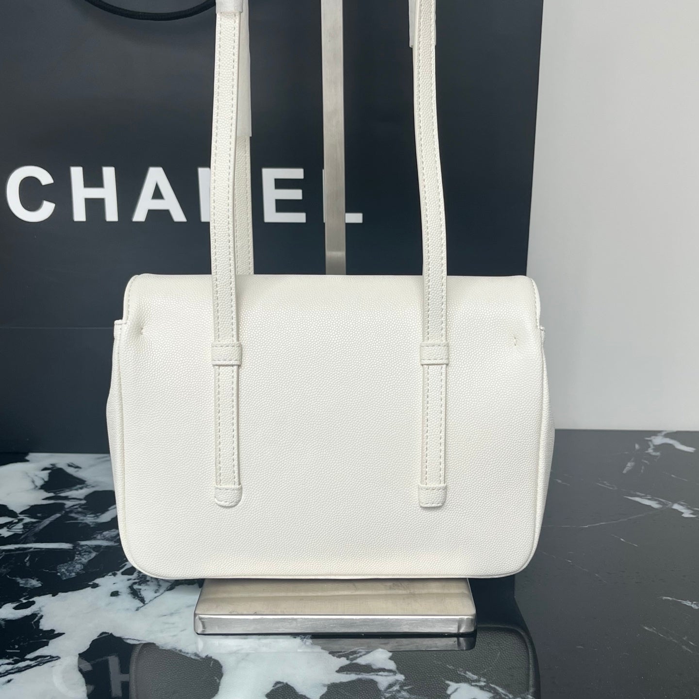 B1X46C1 Popular leather bag