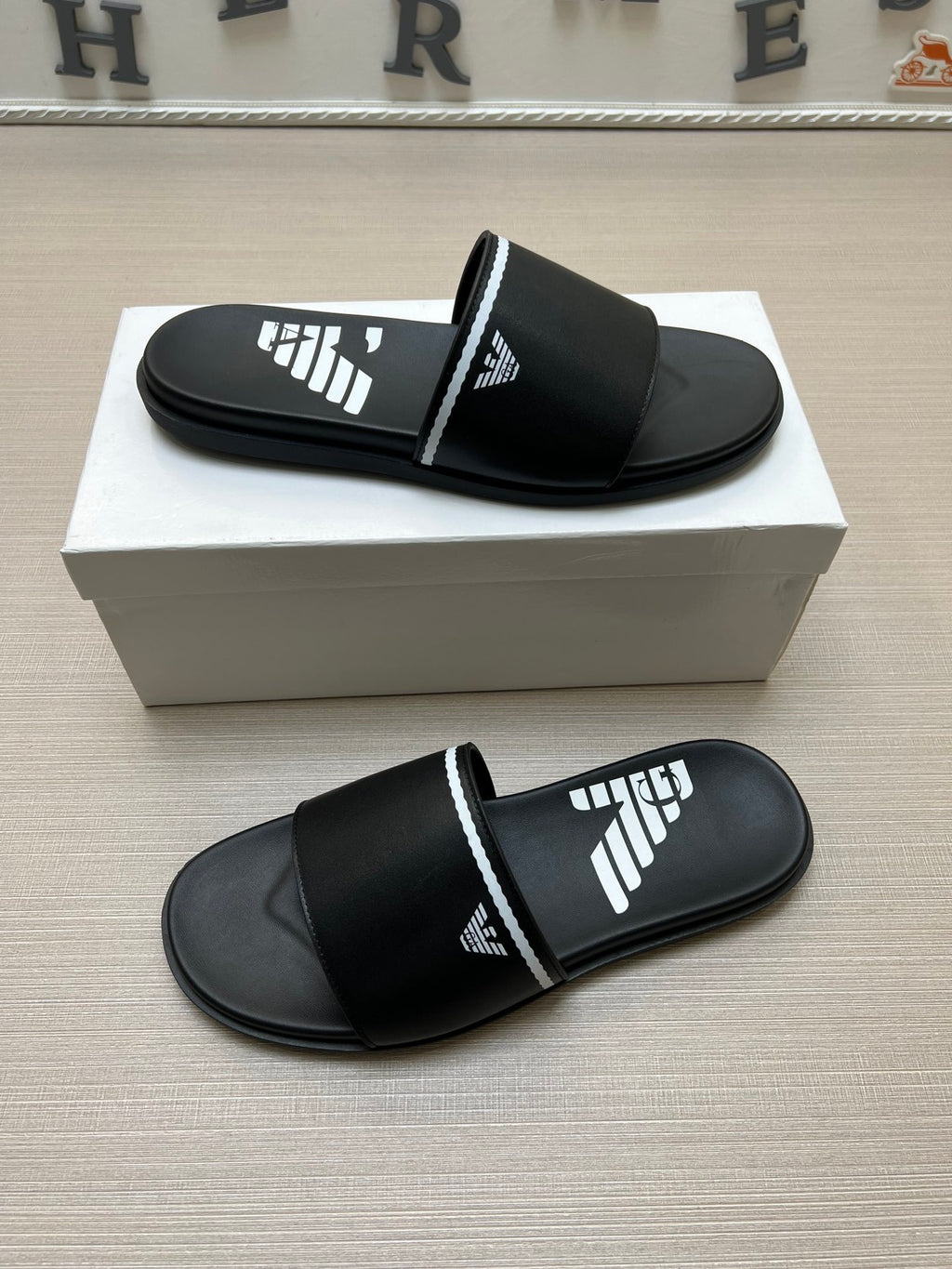 Z5ZA102 Popular slippers