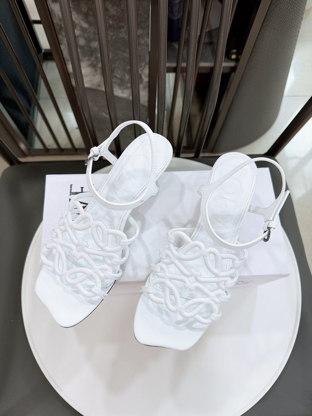 Z2R76A12 Popular high-quality  leather shoes