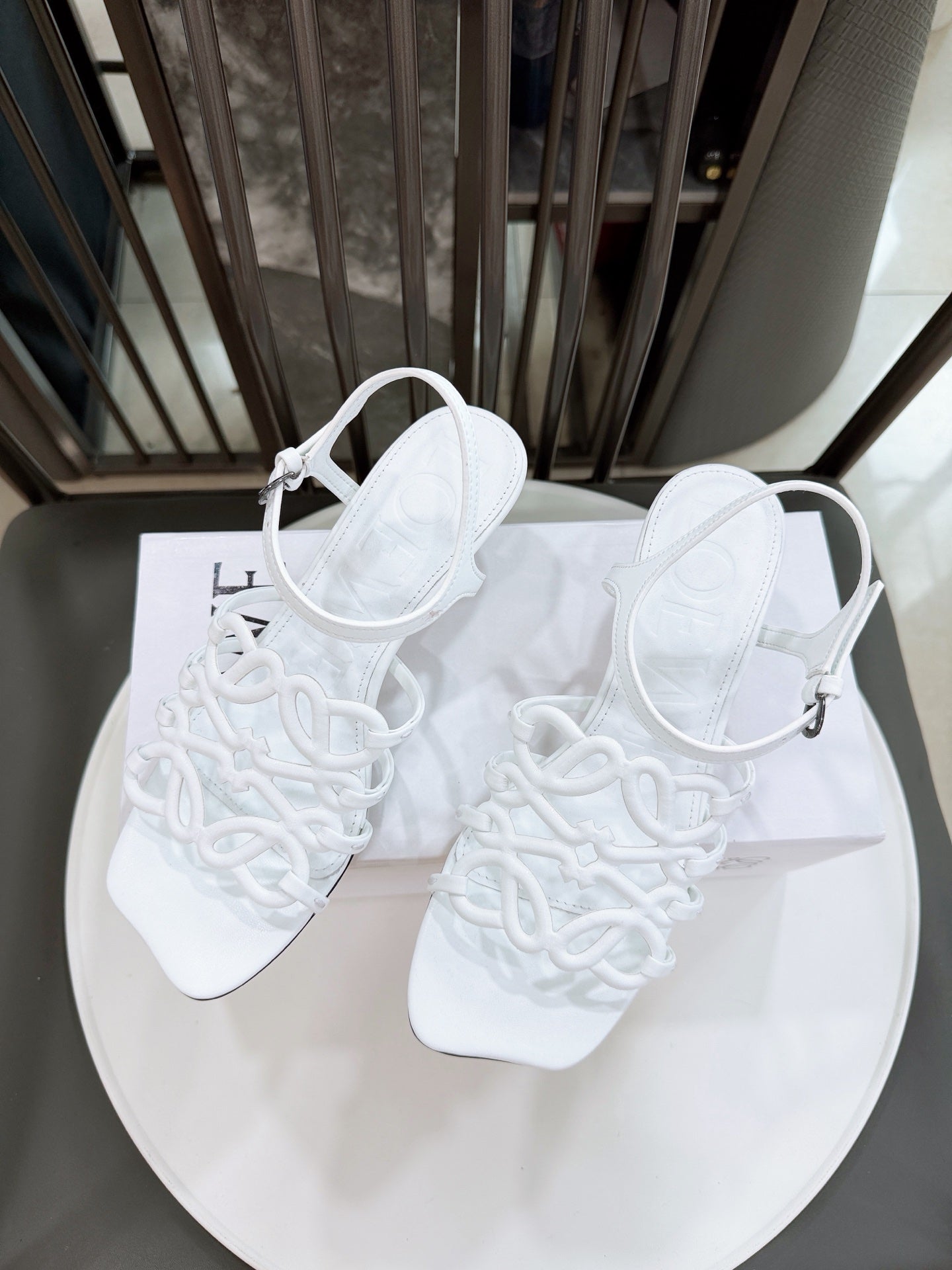 Z2R76A12 Popular high-quality  leather shoes