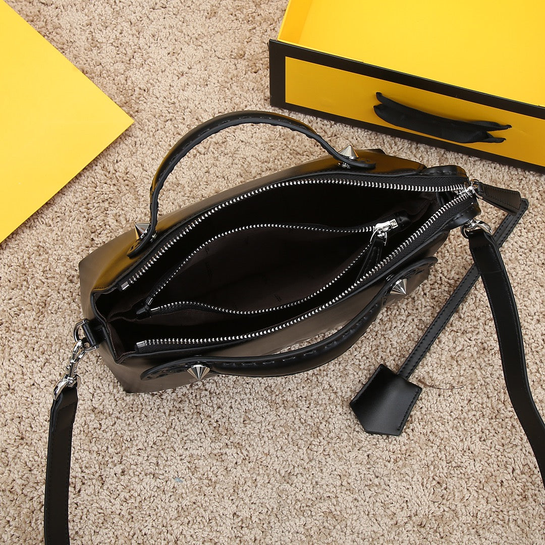 B5X111F41 Popular leather bag 