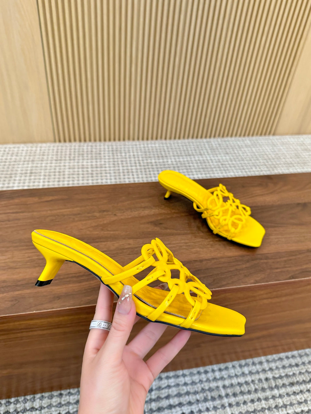 Z2X66A20 Popular high-quality leather Shoes