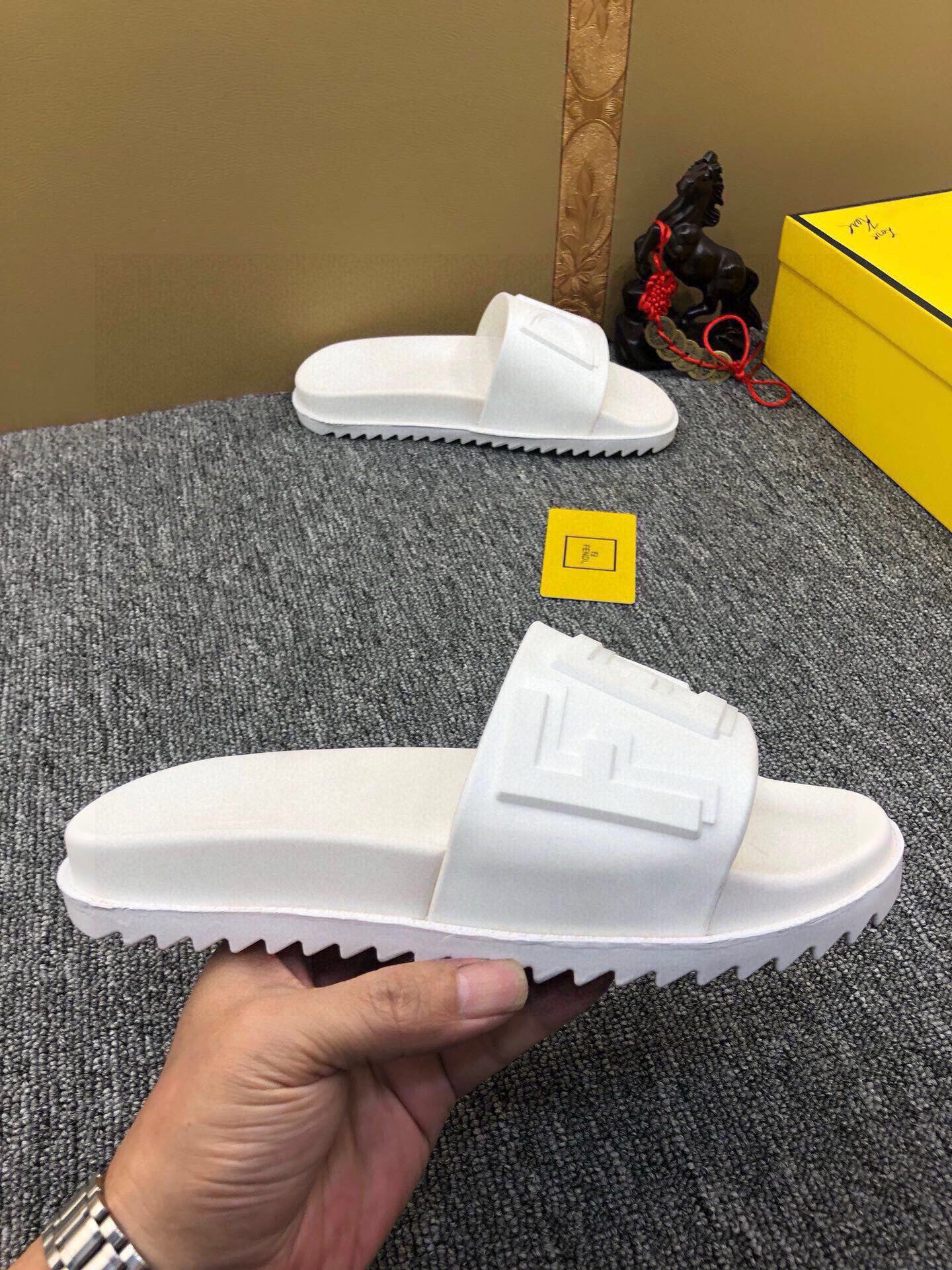 Z5Z35F283 Popular Slippers