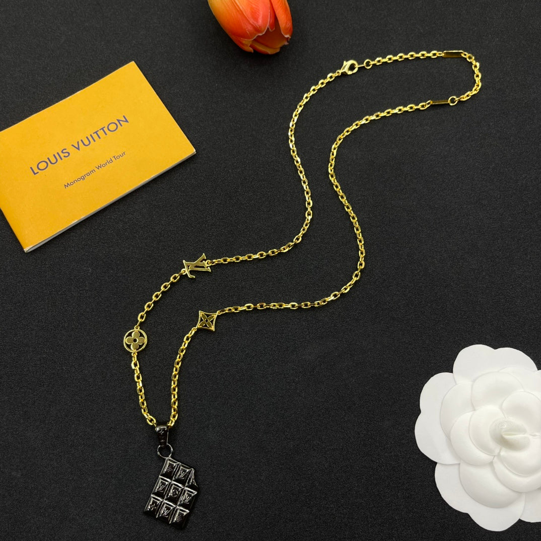 X1Q85E129X Popular Necklace
