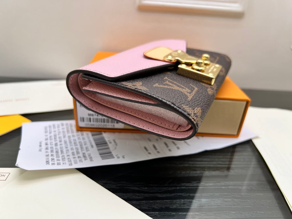 B1N55E43 Popular  leather wallets