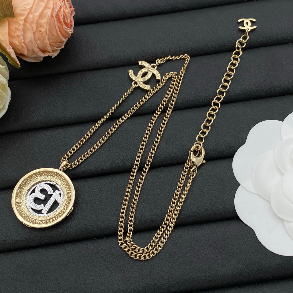 X1Q85C105X Popular Necklace