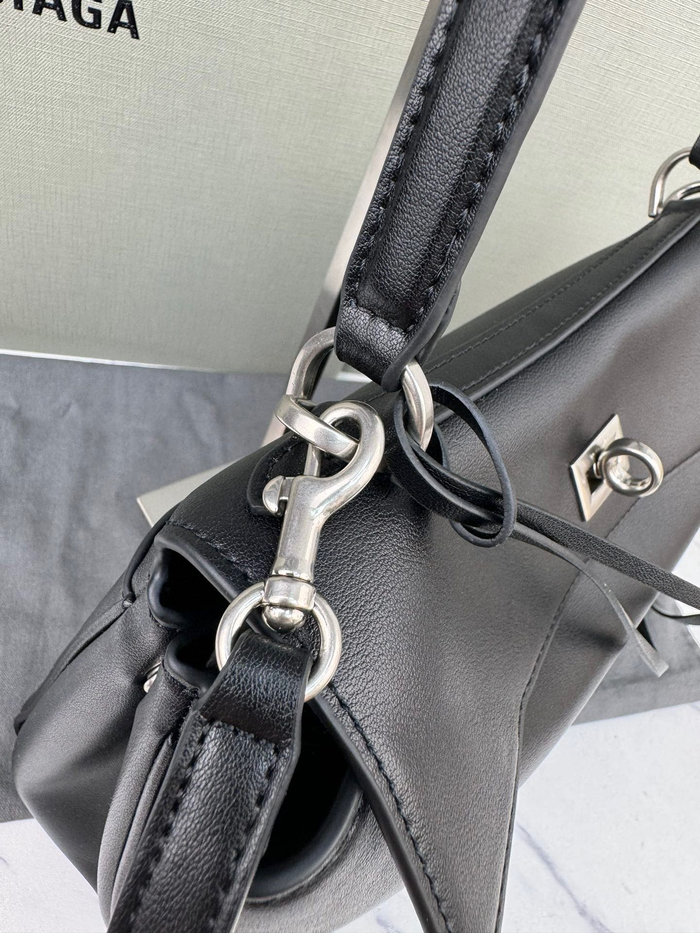 B1X15J4 Popular  leather bag