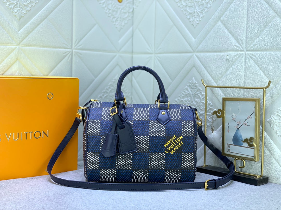 B12X44E269 Popular  leather bag 