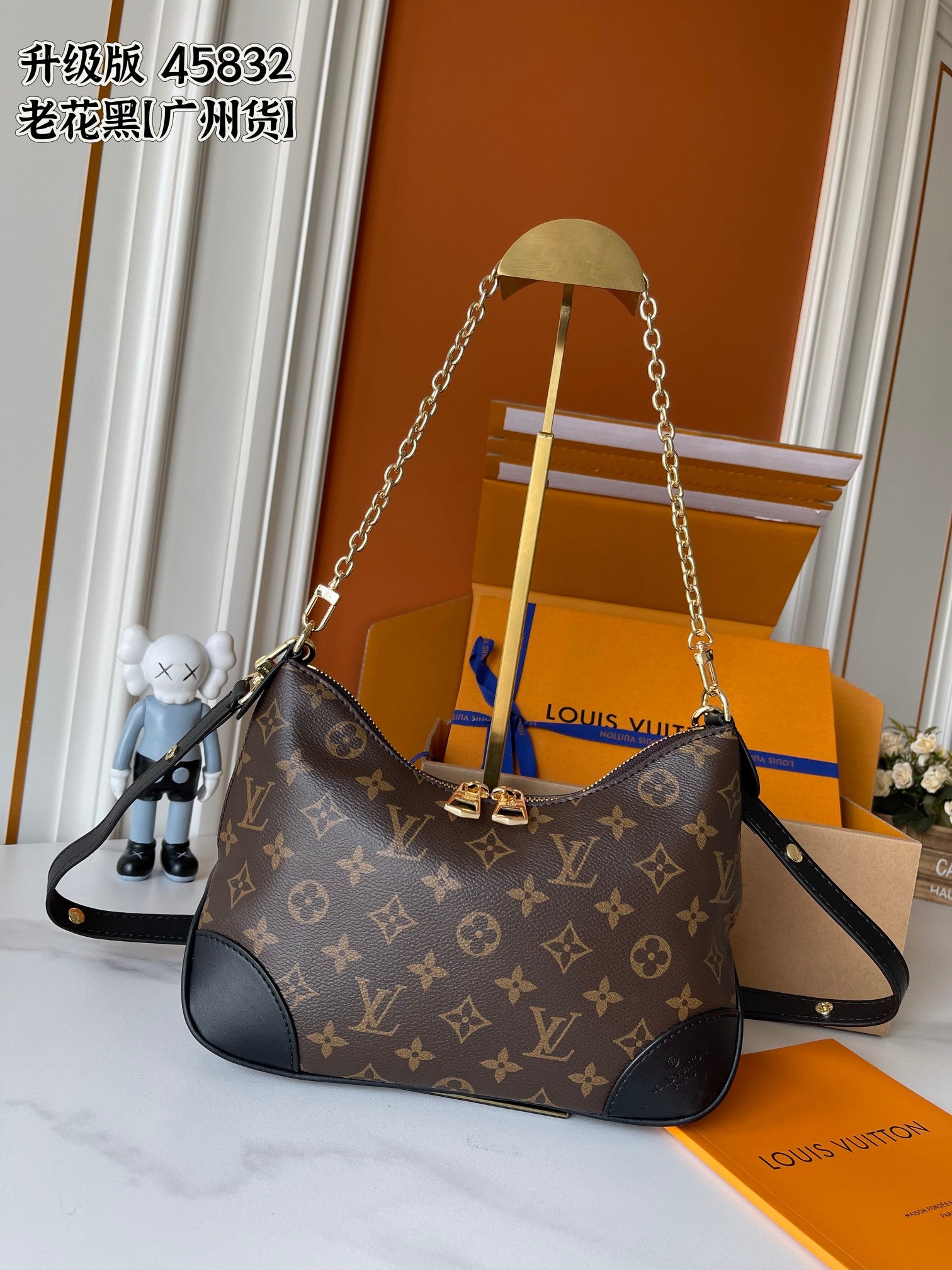B1R76E01 Popular leather bag
