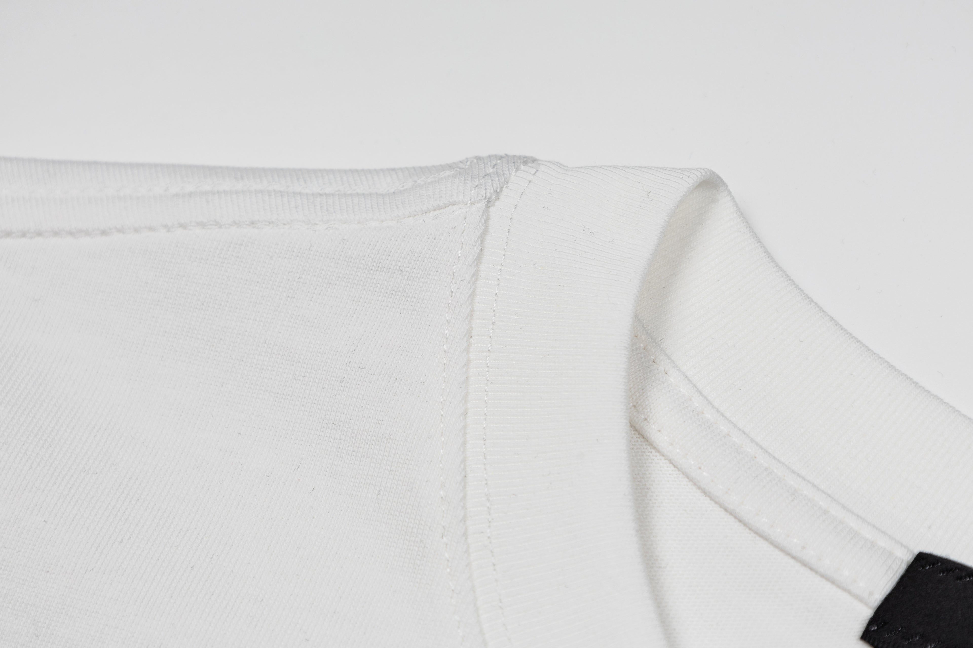 U1R76P40 Popular T-shirts
