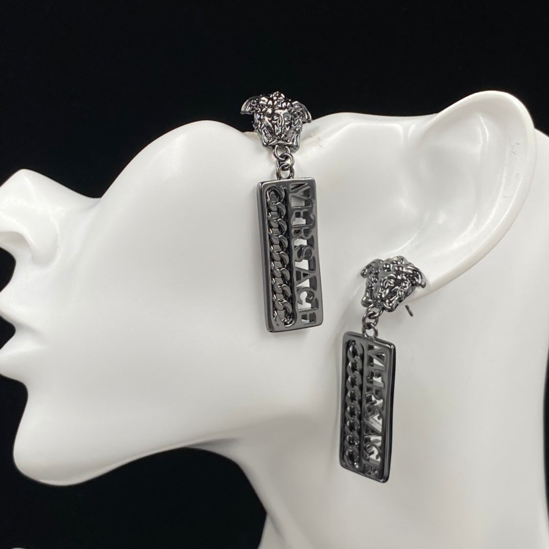 X1R75V100X Popular   Necklace. Earrings