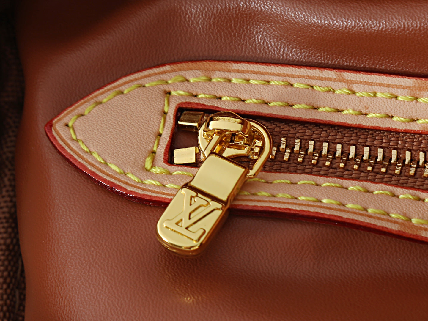 B1N86E9 Popular leather bag