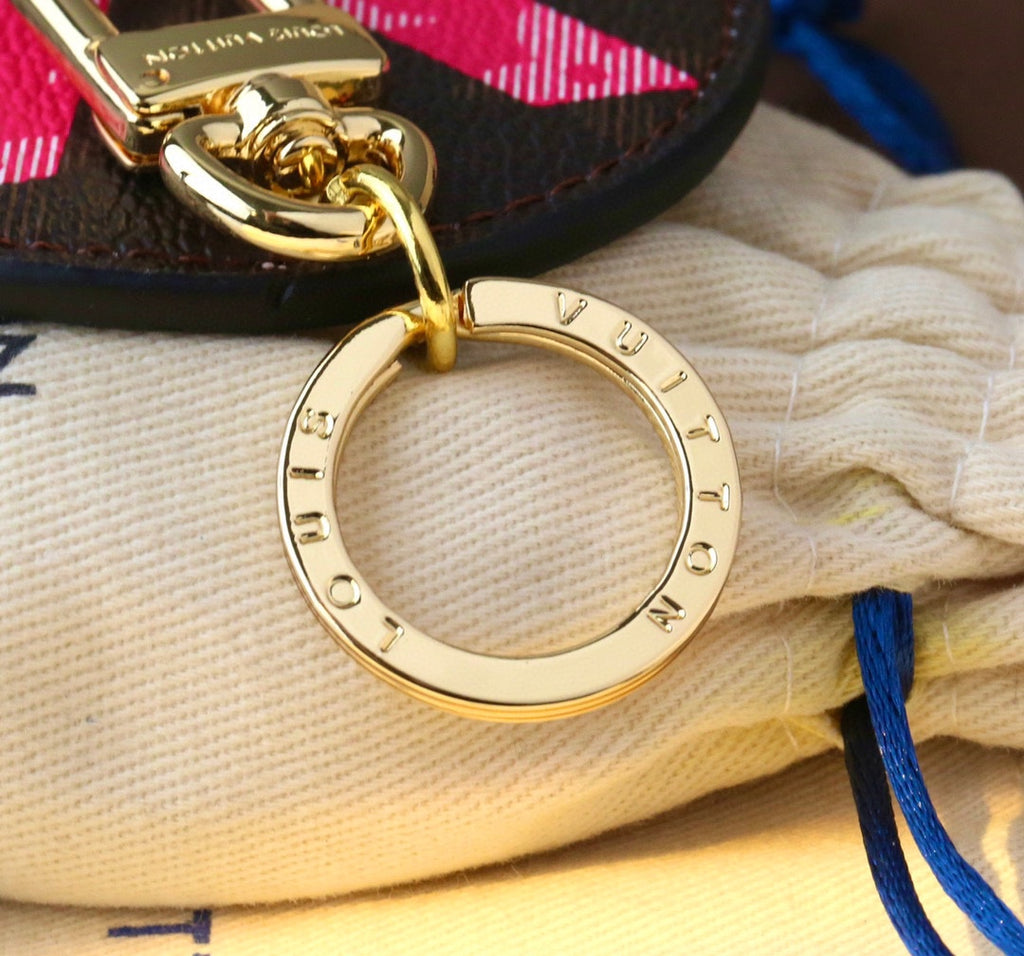 A1Q105E23 Popular bag 's charms accessories