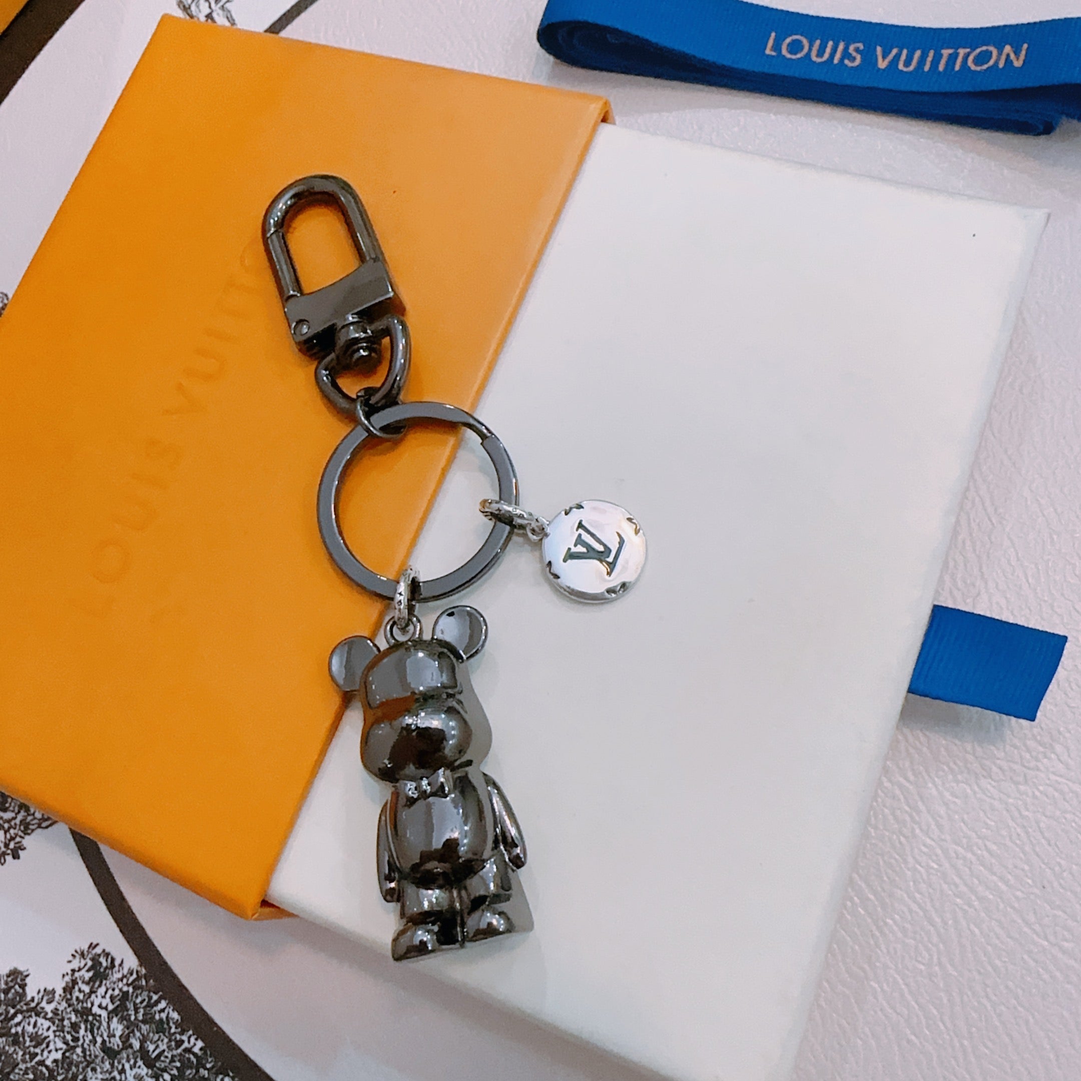 A1Z105E86 Popular bag 's charms accessories