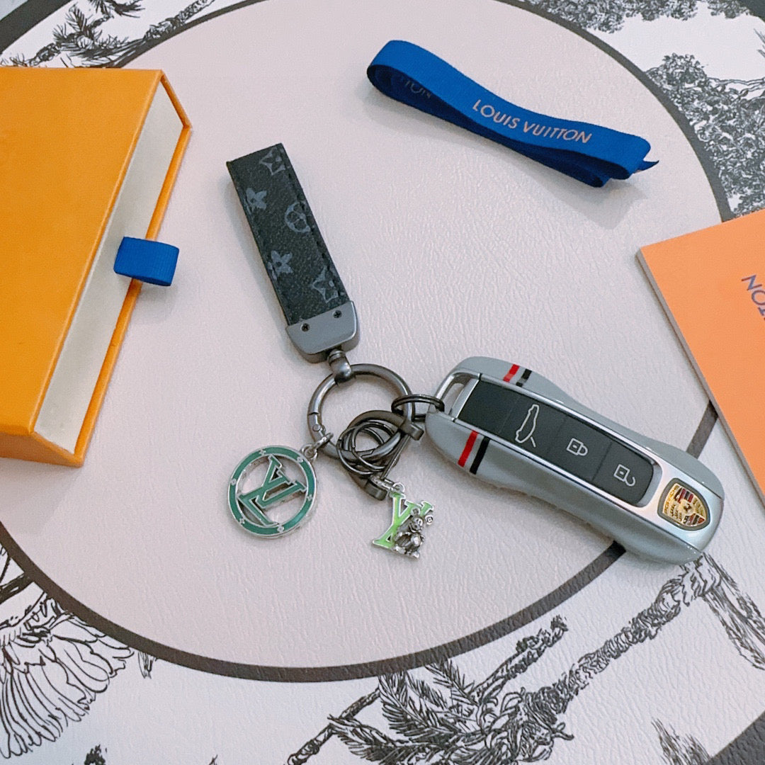 A1Z105E68 Popular bag 's charms accessories