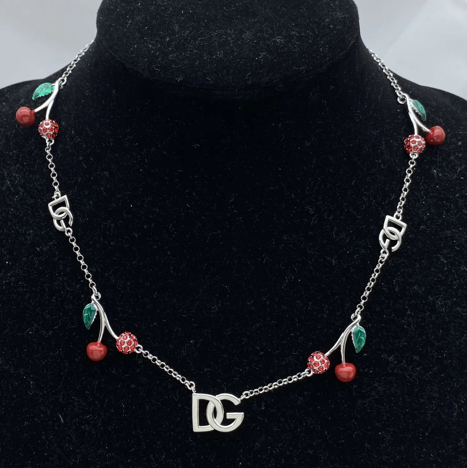 X1Q85A249X Popular Necklace