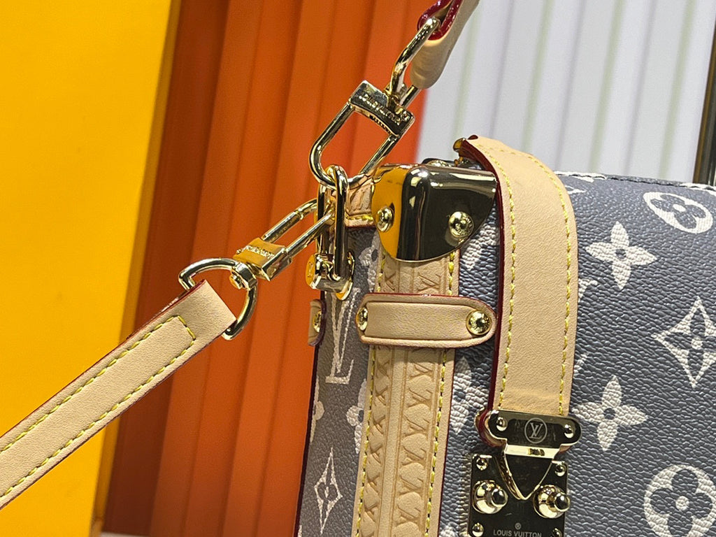 B1N55E19 Popular leather bag