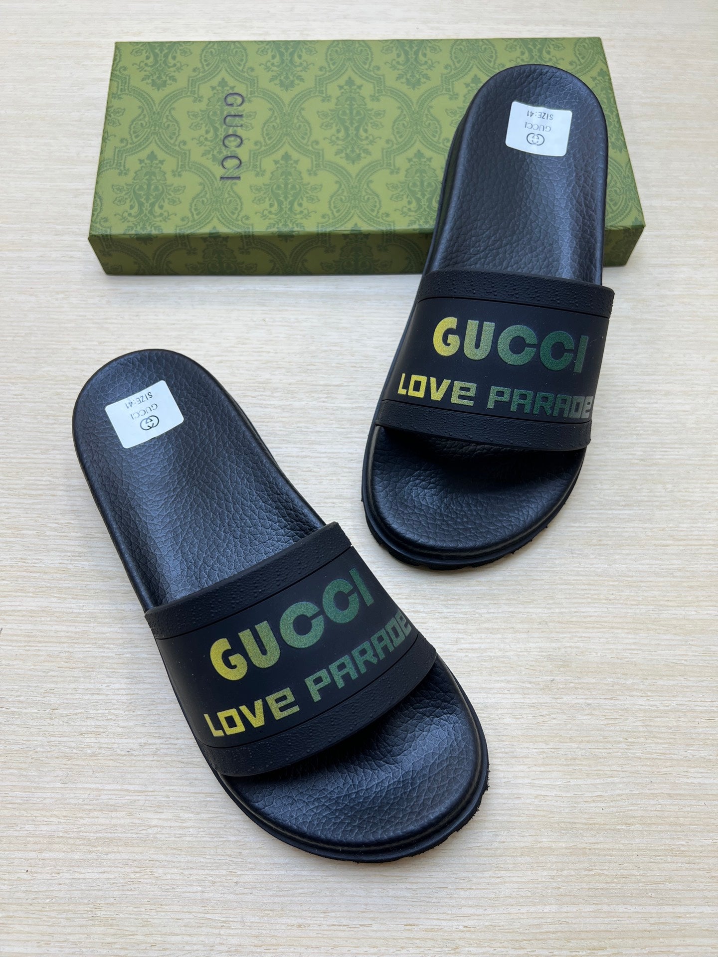 Z5R66B28 Popular Slippers