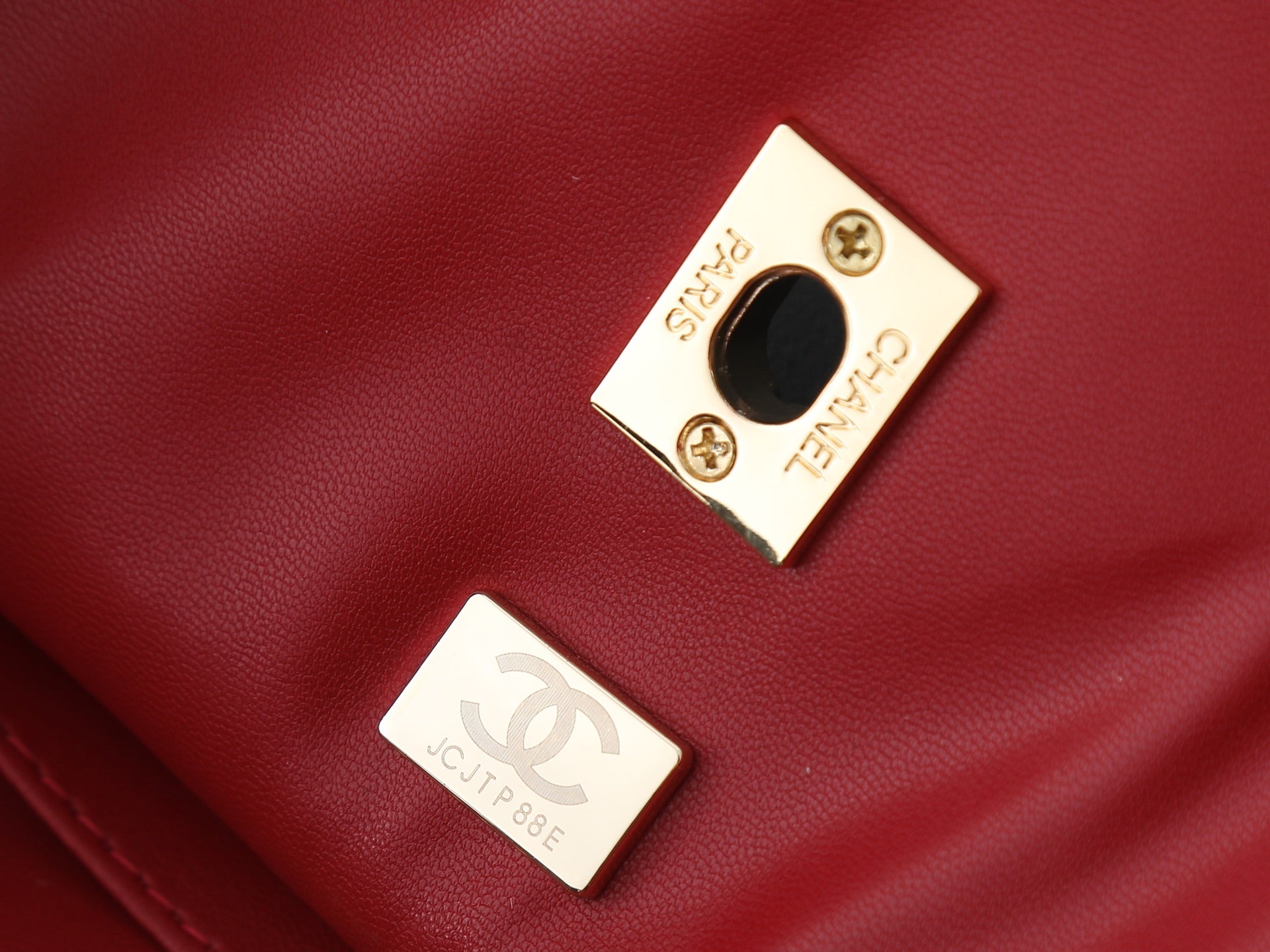 B1R76C29 Popular leather bag