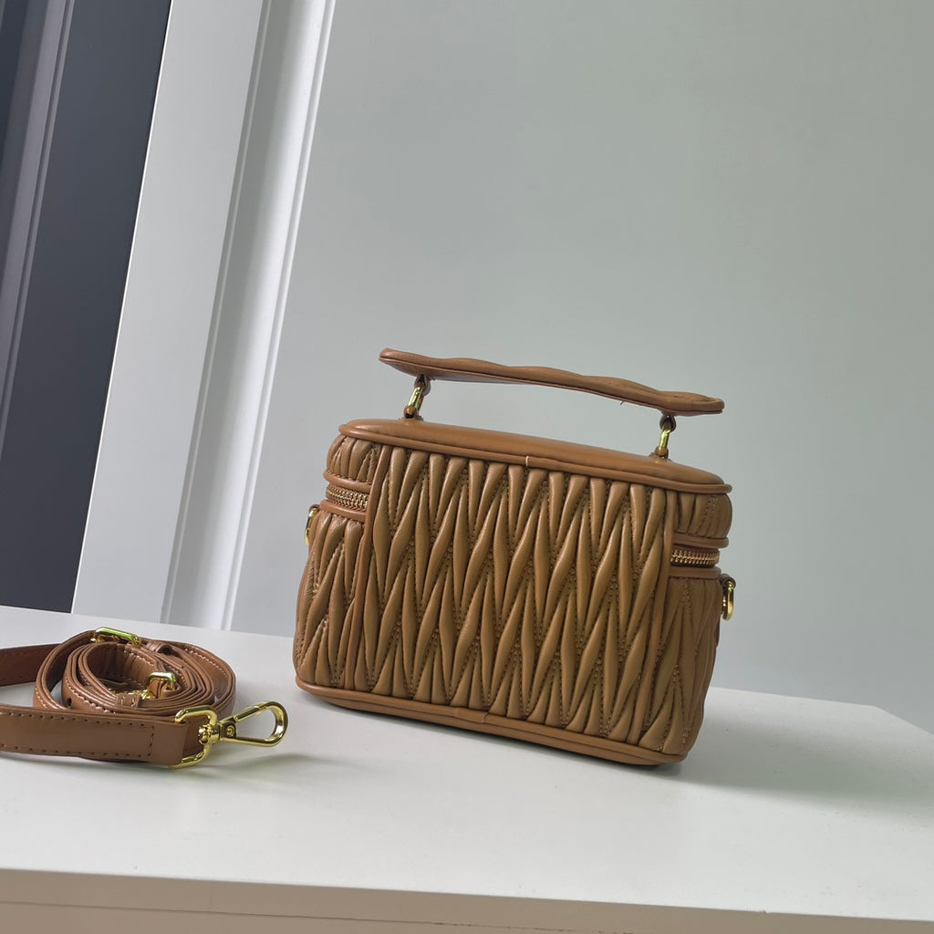 B1R15A102 Popular   leather bag