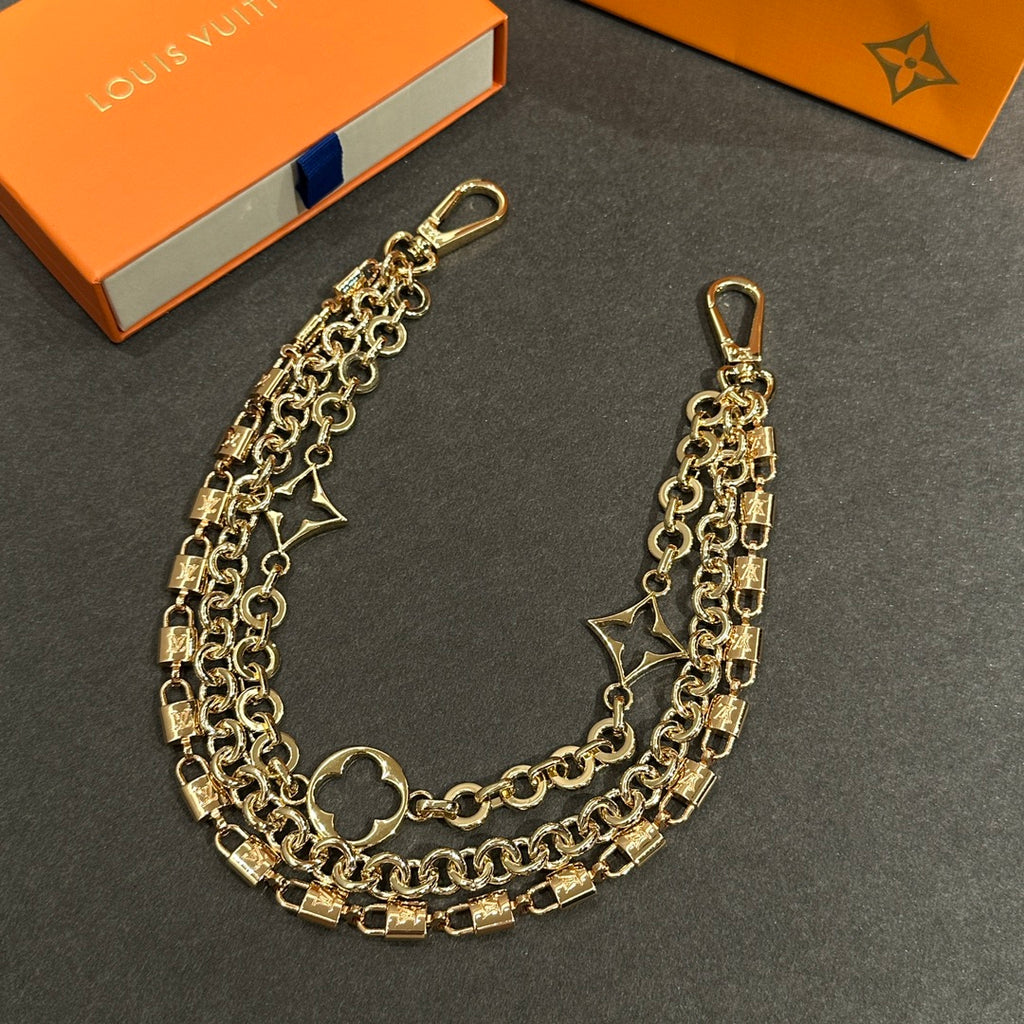 A1R46E13 Popular bag 's charms accessories