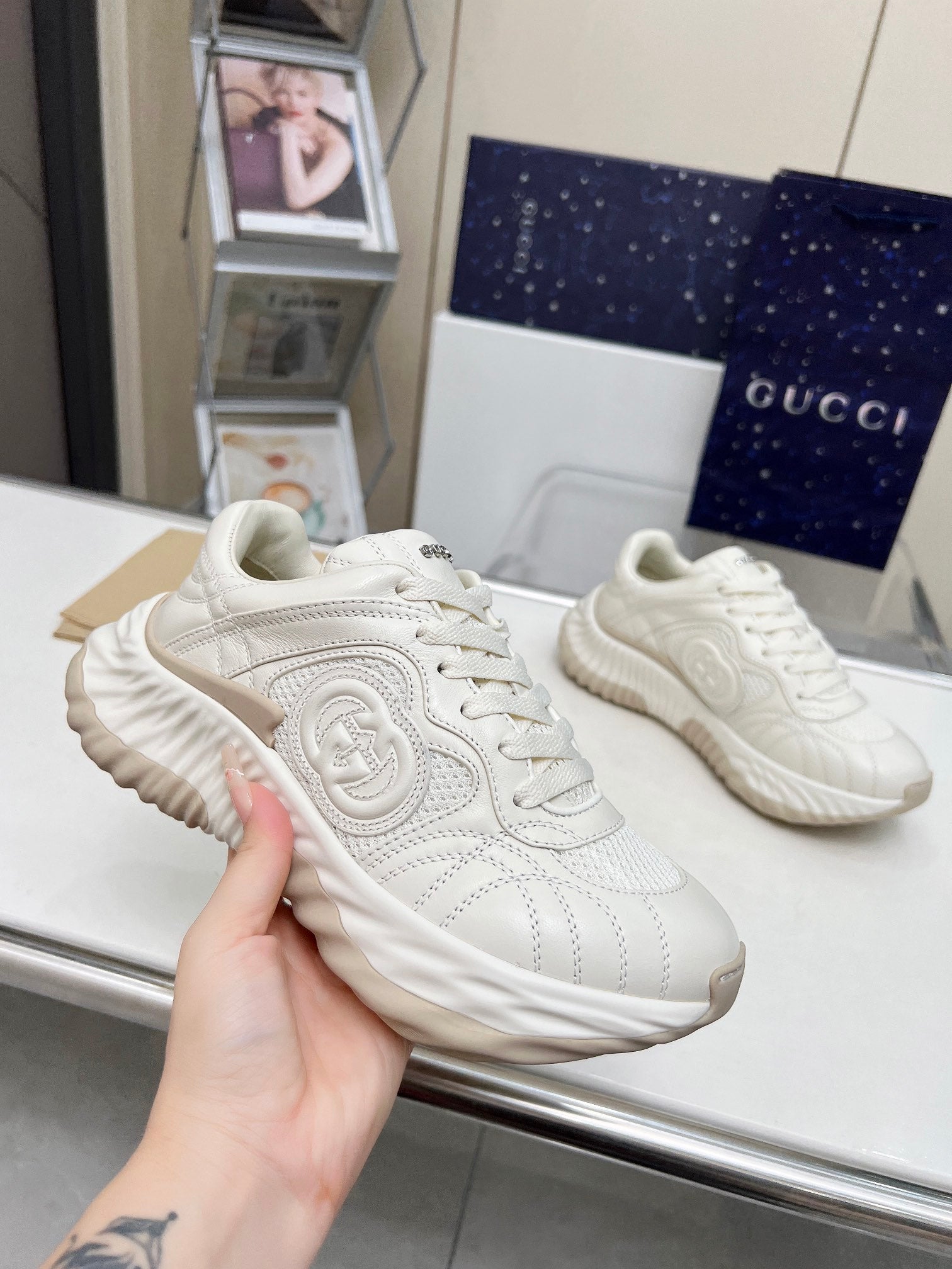 Z2Q95B172  Popular high-quality Shoes