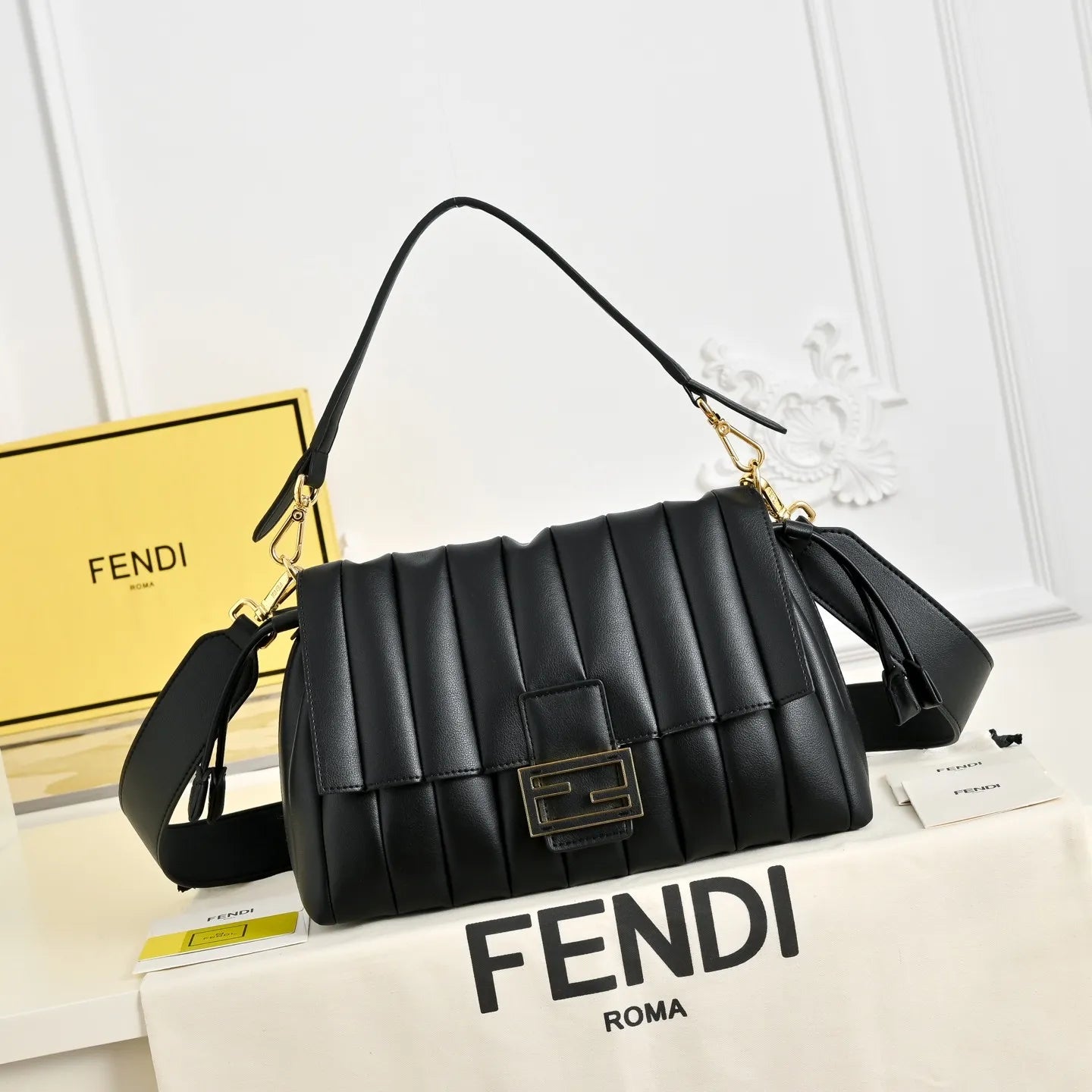 B1P36F106 Popular leather bag