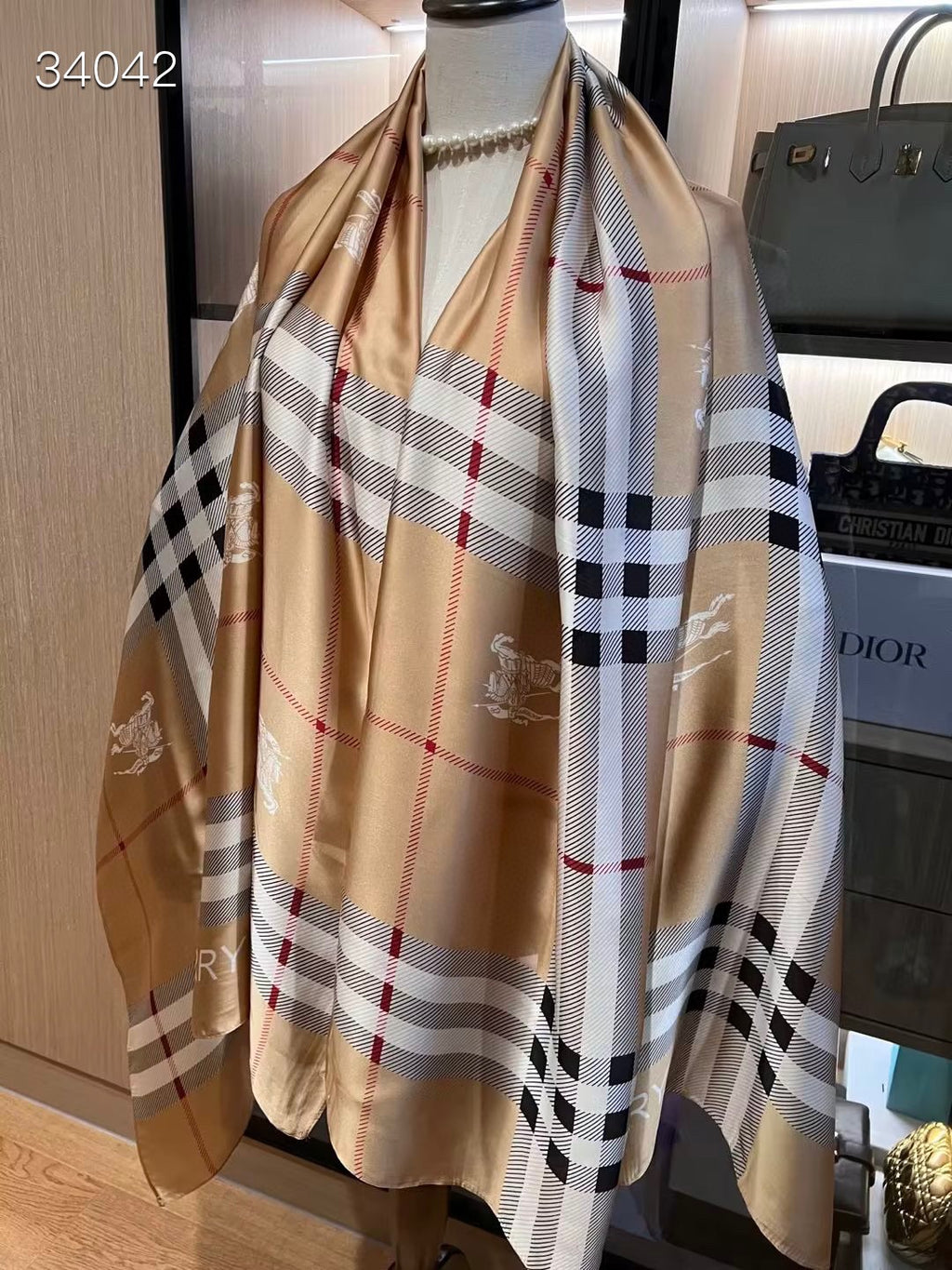 W1N55R67 Popular Silk Scarve