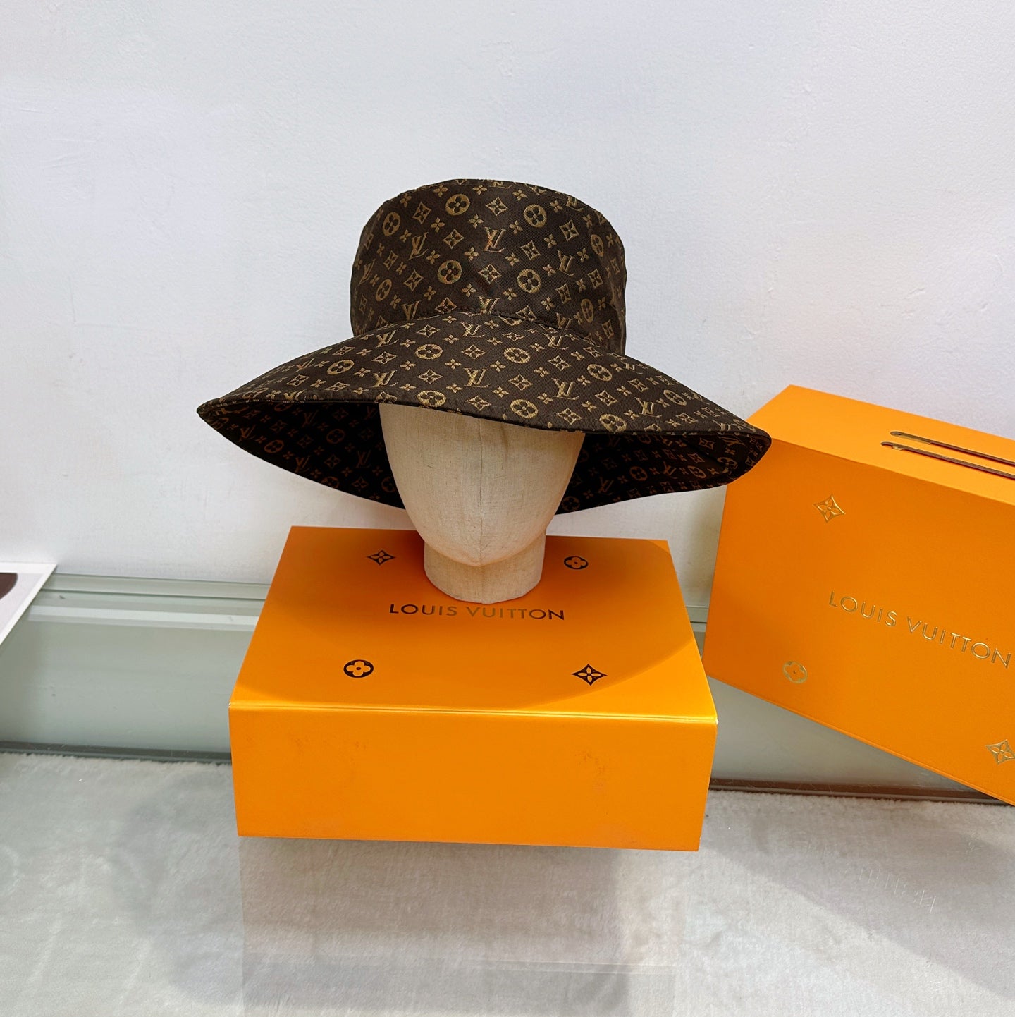 M1R76E19 Popular hats